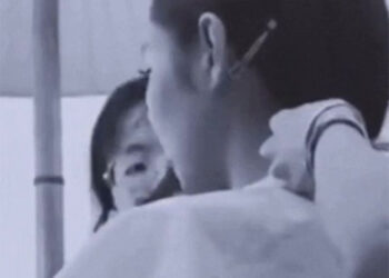 黑粉紅的珍妮深感遺憾