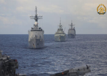 菲澳加美四國編隊航行「成功」