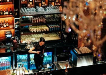 先喝威士忌再喝啤酒，別怕！