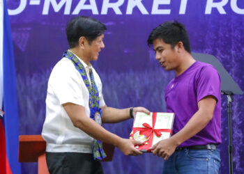 馬科斯：土地權或吸引年輕人務農