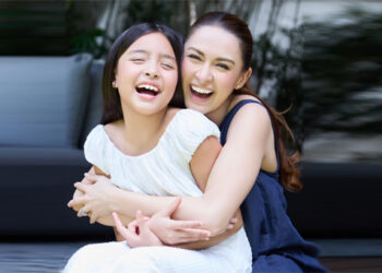 瑪麗安陪女兒觀看羅德里戈音樂會