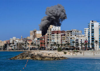 居民撤離 以色列襲擊黎巴嫩提爾