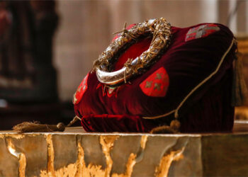 「荊棘王冠」重返巴黎聖母院