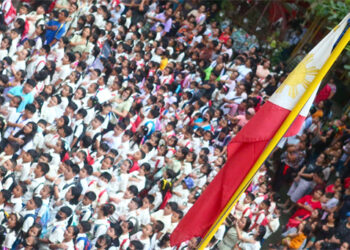 菲教師:新批准的預算可能違憲