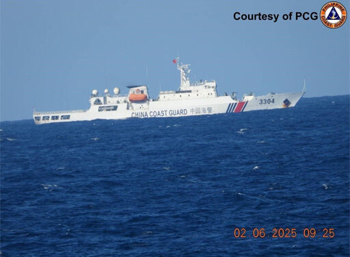 守住防線 菲海警阻擋中國船隻