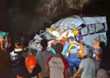 薩丹加省貨車墜谷 5 死9 傷