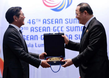 馬科斯提議菲寮直航