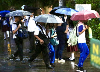 議員敦促交通部　設立學生售票亭