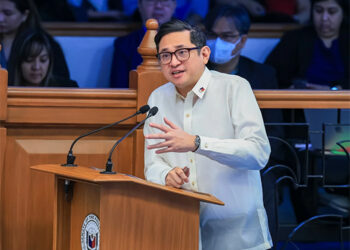 議員：全國510萬學生在過道上課