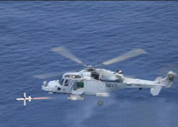 菲軍演習　首次空中發射飛彈