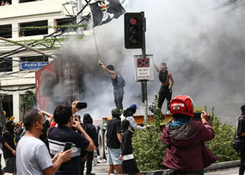 總統府：逮捕受僱的黑衣鬧事者