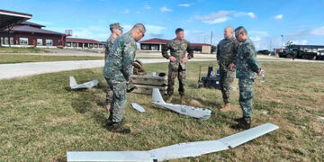 菲美海軍陸戰隊舉行海上演習