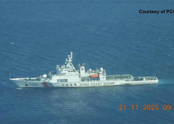 中國船隻和飛機在黃岩島活動