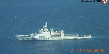 中國船隻和飛機在黃岩島活動