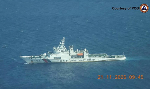 中國船隻和飛機在黃岩島活動