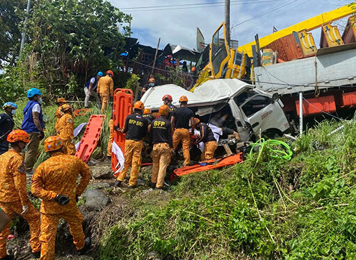 阿爾拜省兩車相撞　死亡11人