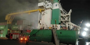 馬尼拉北港貨船起火　三人受傷