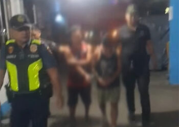 兩匪搶劫學生　警方當場抓獲