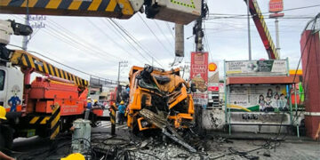 卡車撞電線桿　帕西格市停電