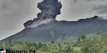 坎拉翁火山爆發　二級警戒