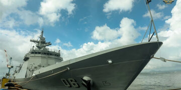 中國軍艦用火控雷達鎖定菲護衛艦