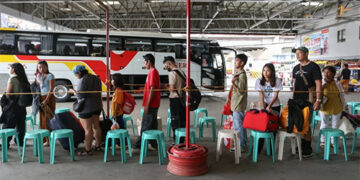 燃油漲價　迫使旅客聖週搭乘巴士