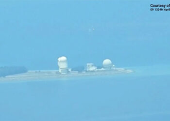 中國軍隊向菲海警飛機發射照明彈