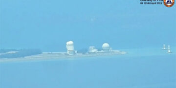 中國軍隊向菲海警飛機發射照明彈