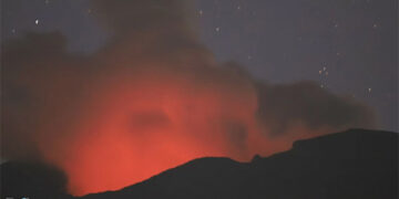 坎拉翁火山預示岩漿活動加劇