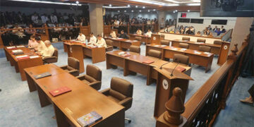 參議院全體會議　多數黨集體缺席