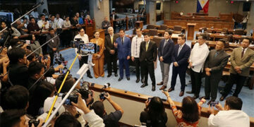 鐵桿11人聯盟敦促卡耶塔諾辭職