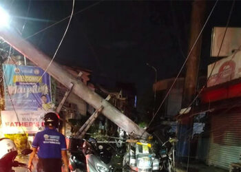 馬拉邦一電線桿倒塌導致道路封閉